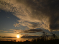 Sonne-Wolkenspiel