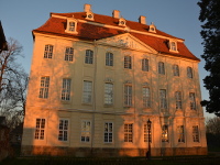 Sonnenaufgang am Schloss Martinskirchen